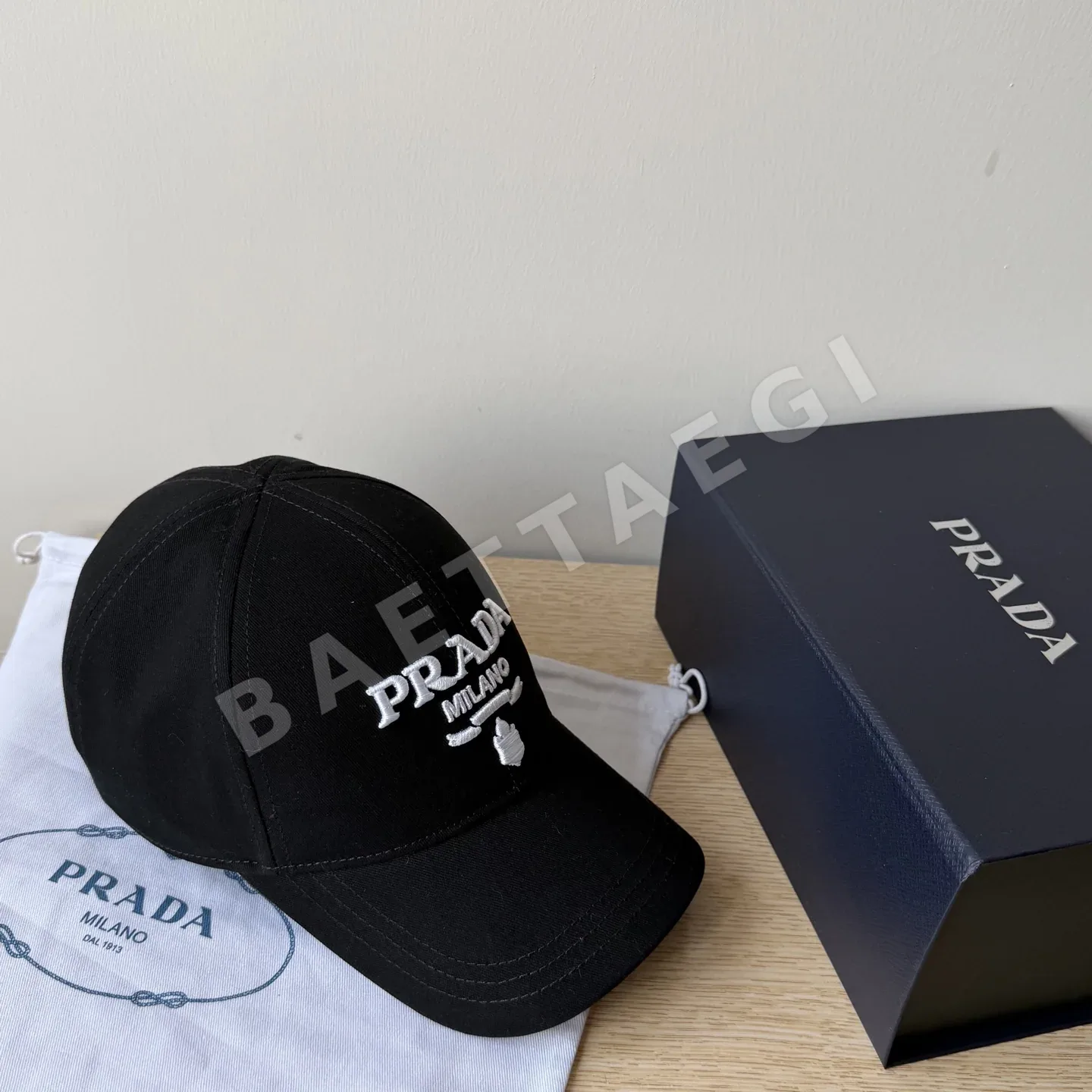 프라다 자수 로고 베이스볼 모자 상세 이미지 3