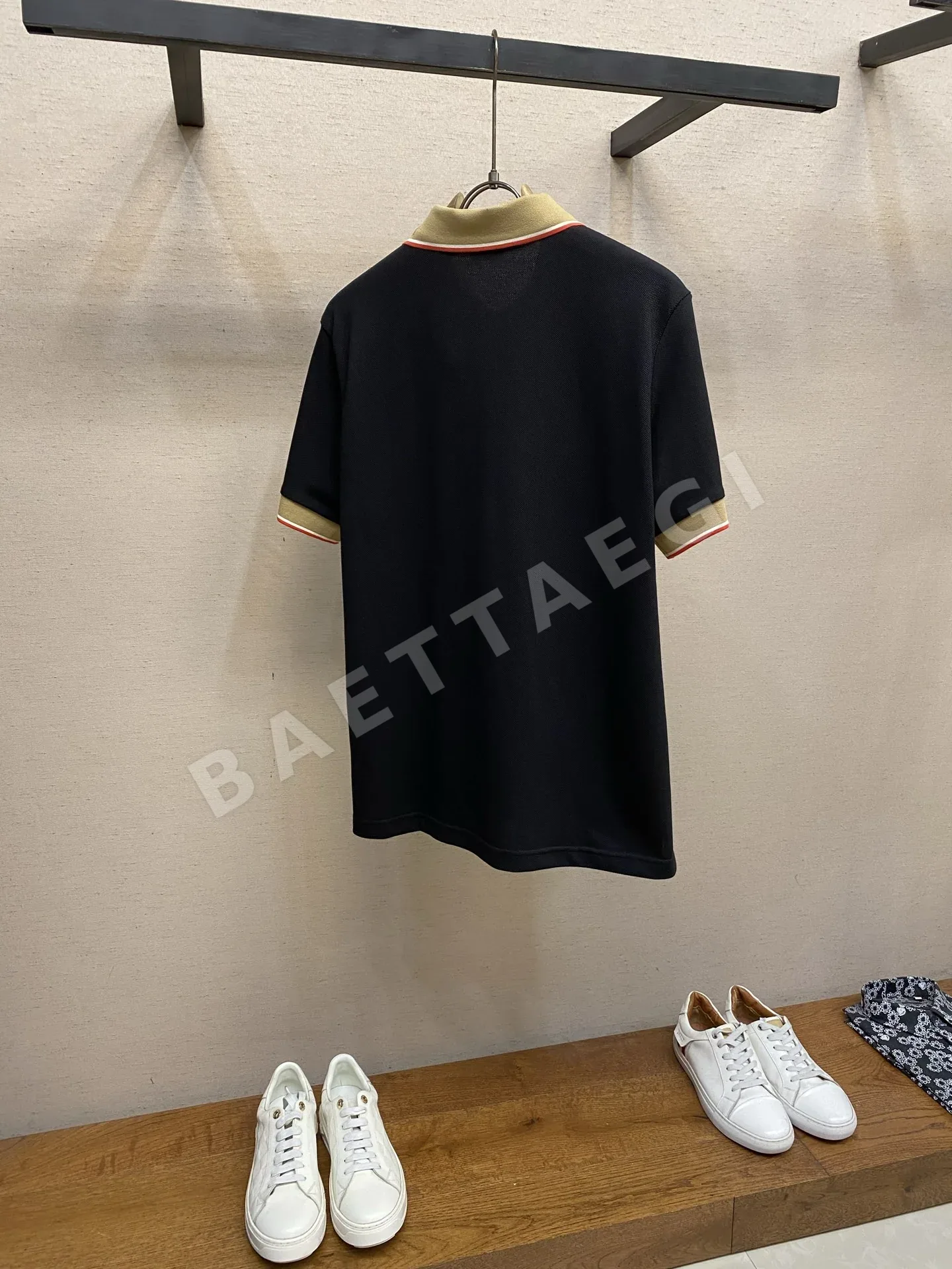 버버리 레터 로고 자카드 카라 남성 반팔 티셔츠 상세 이미지 2