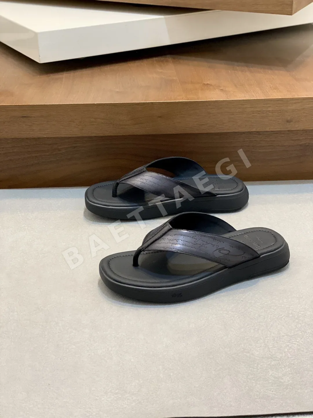 벨루티 핸드 페인팅 남성 신발 상세 이미지 3