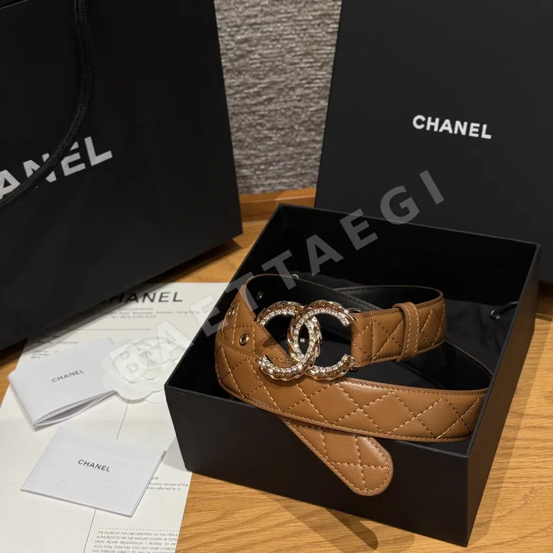 샤넬 다이아몬드 패턴 램스킨 더블 C 벨트 172140