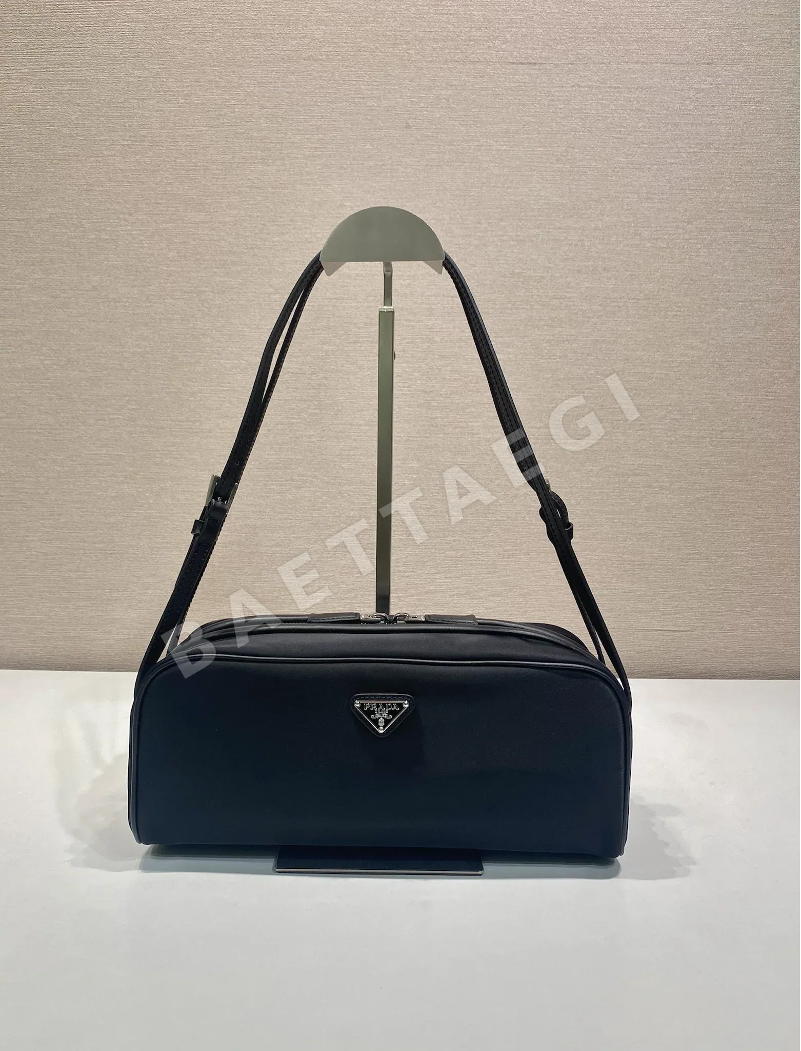 프라다 나일론 송아지가죽 트림 볼링백 1BC249