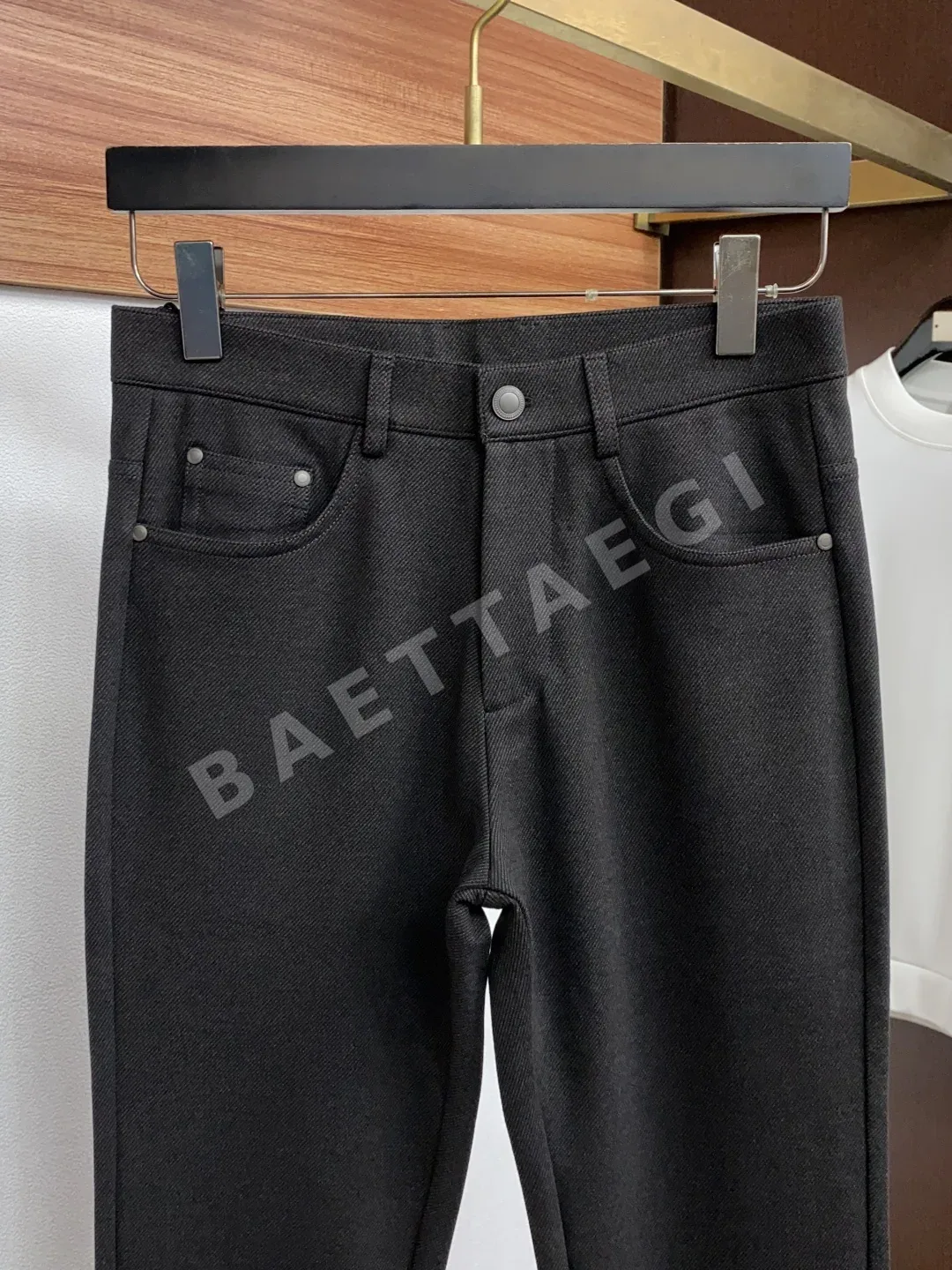 제냐 가죽 라벨 5 포켓 남성 바지 상세 이미지 3