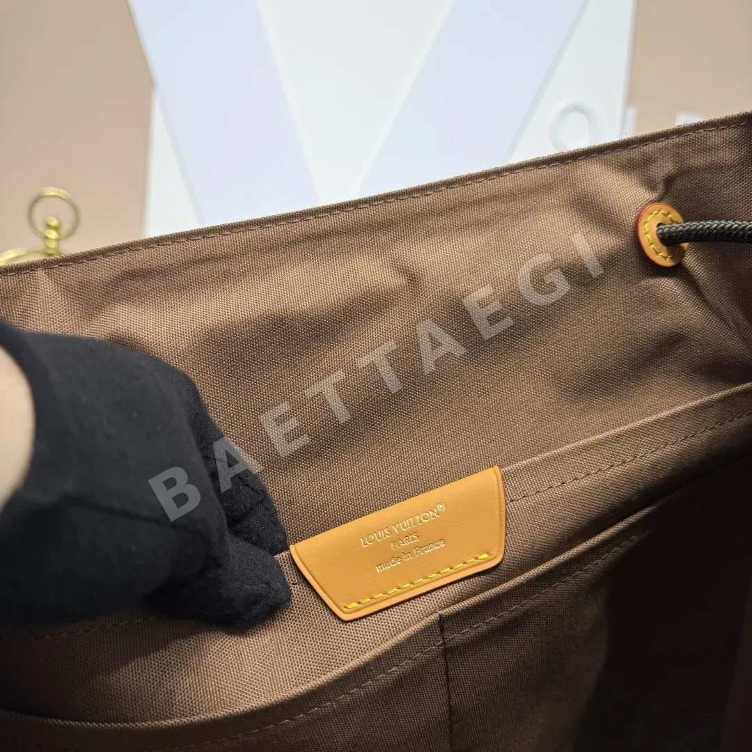 루이비통 모노그램 메신저백팩 가방 상세 이미지 8