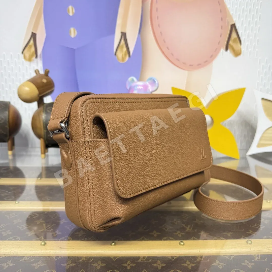 루이비통 보딩 메신저백 M15265 상세 이미지 2