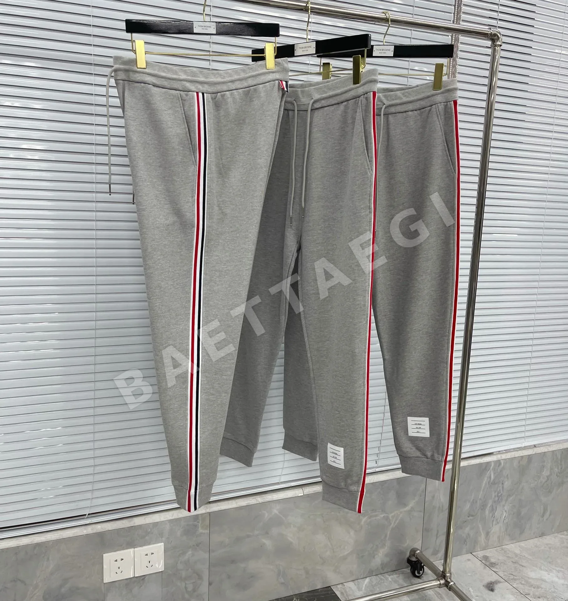 톰브라운 남성 바지 159531 Thom Browne Pants 상세 이미지 3