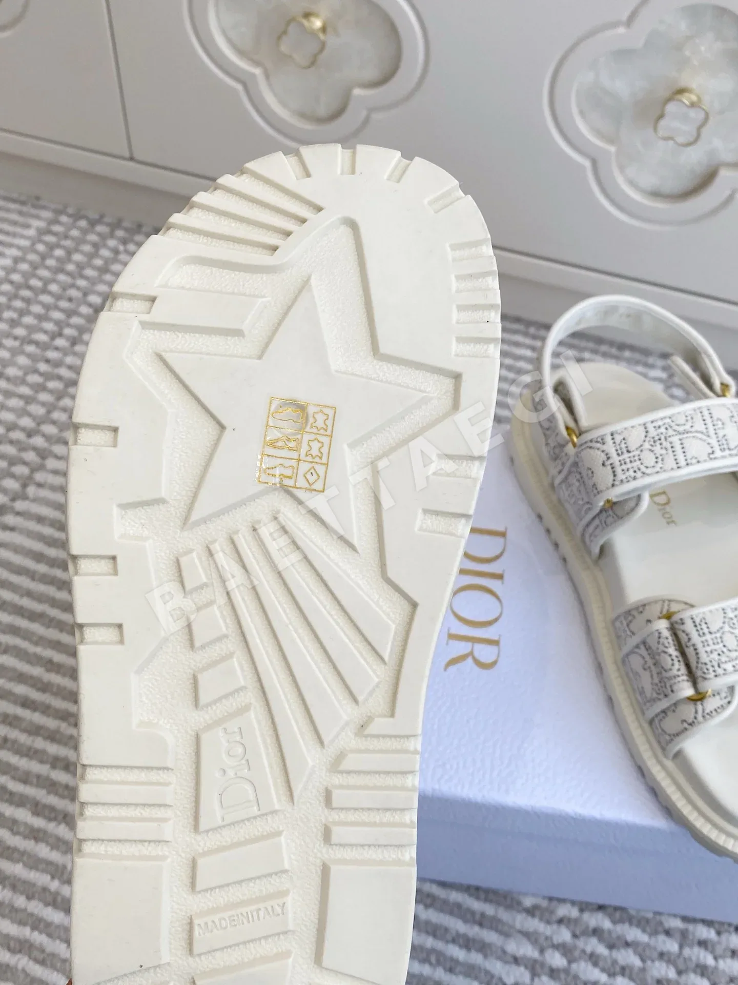 디올 디올액트 샌들 오블리크 자카드 벨크로 샌들 상세 이미지 9