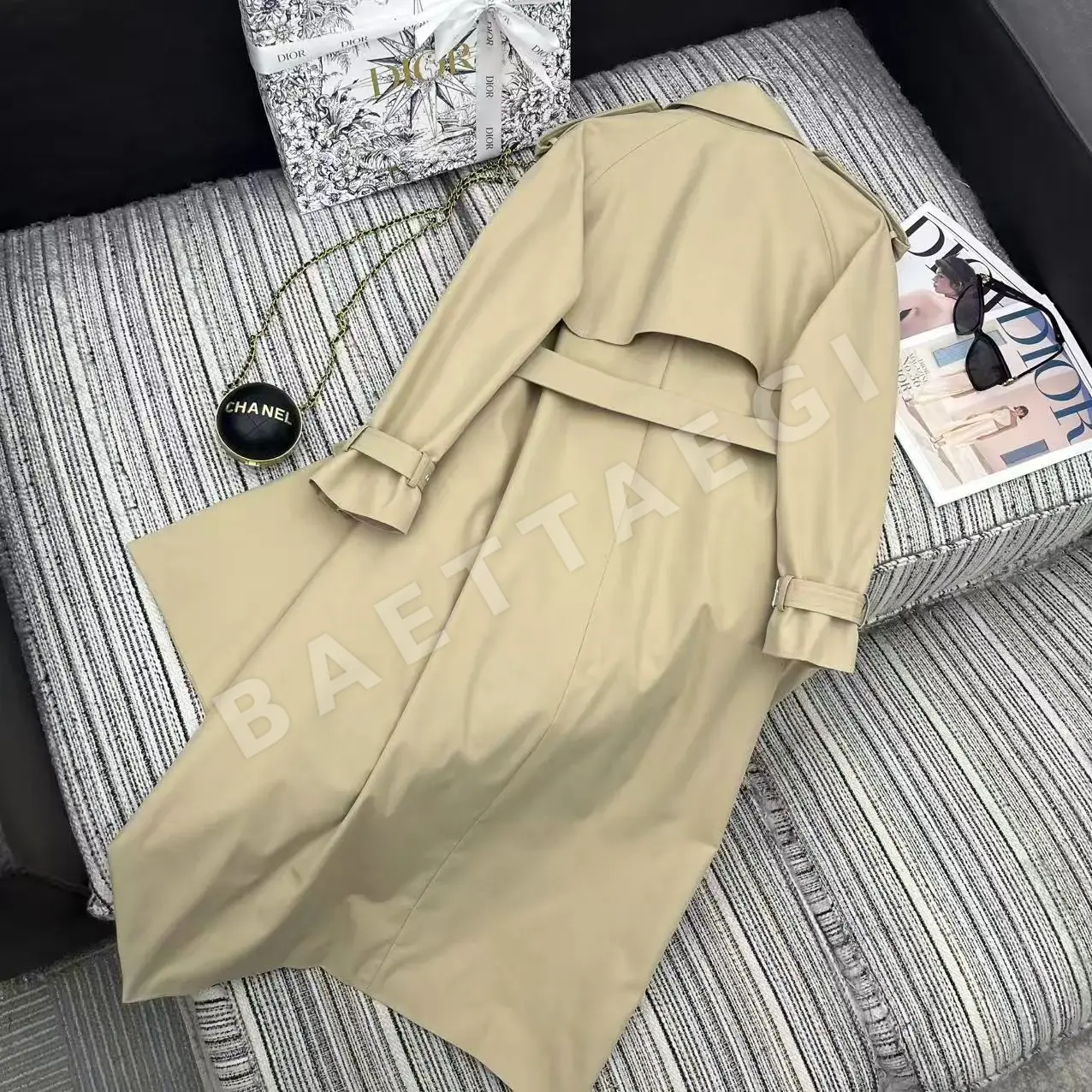 디올 뉴 라펠 자수 장식 롱 트렌치코트 상세 이미지 8