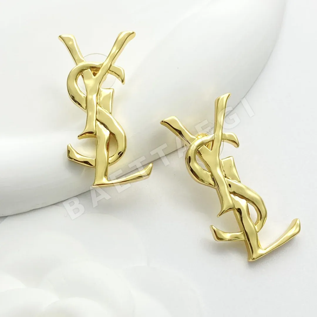 생로랑 YSL 로고 광택 귀걸이 상세 이미지 7