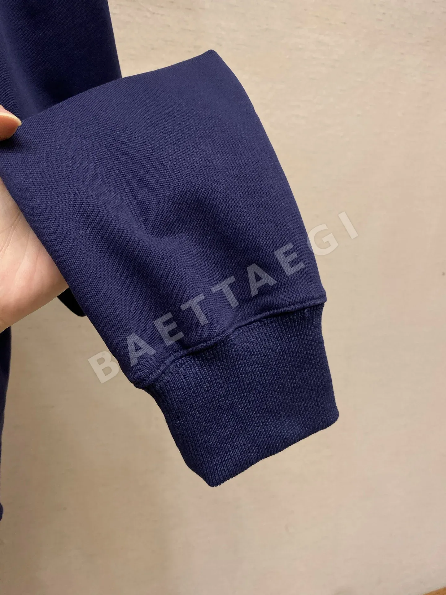 로에베 자수 로고 면 후드 스웨트셔츠 상세 이미지 7