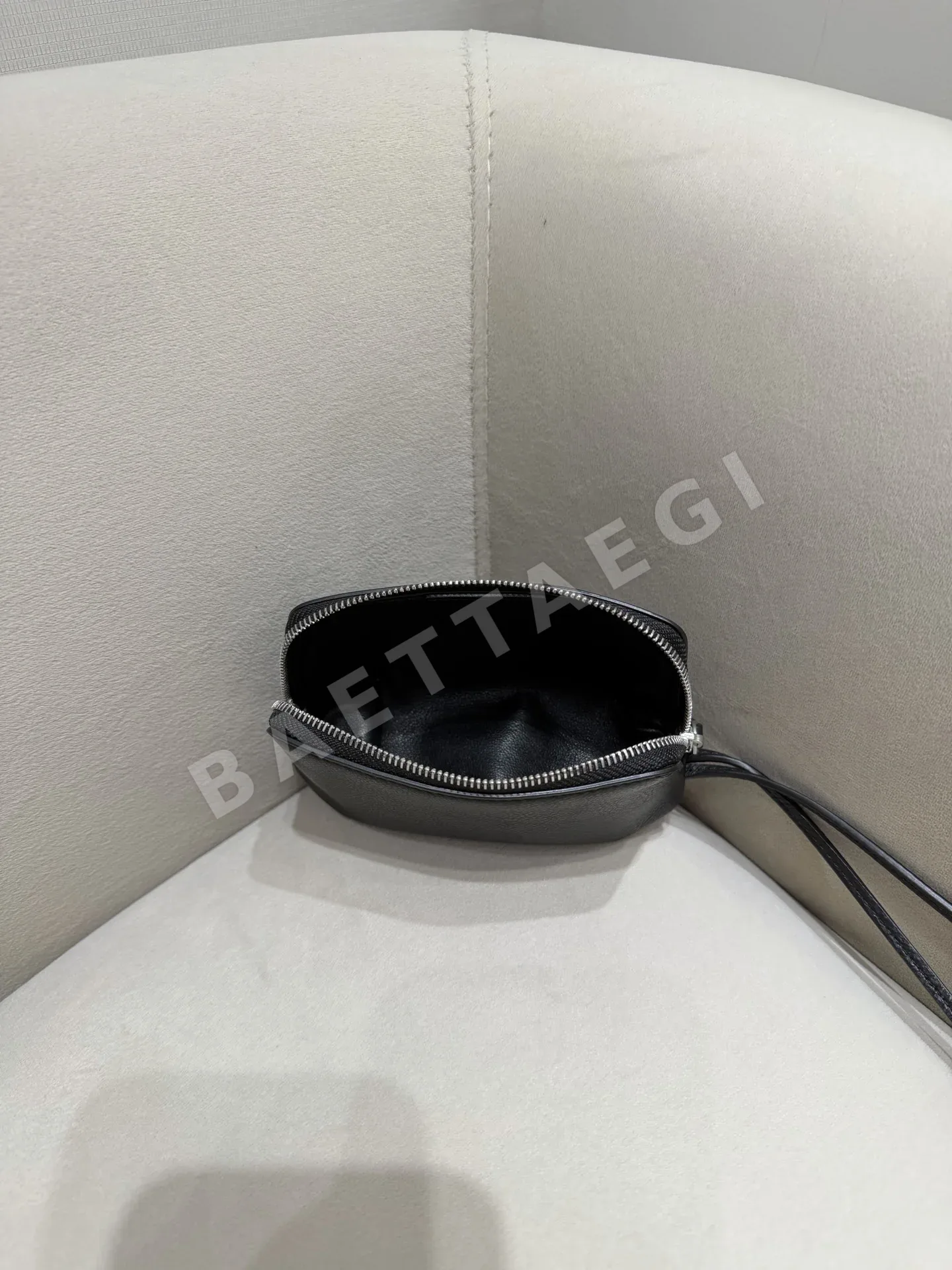 더로우 오웬 파우치 상세 이미지 6