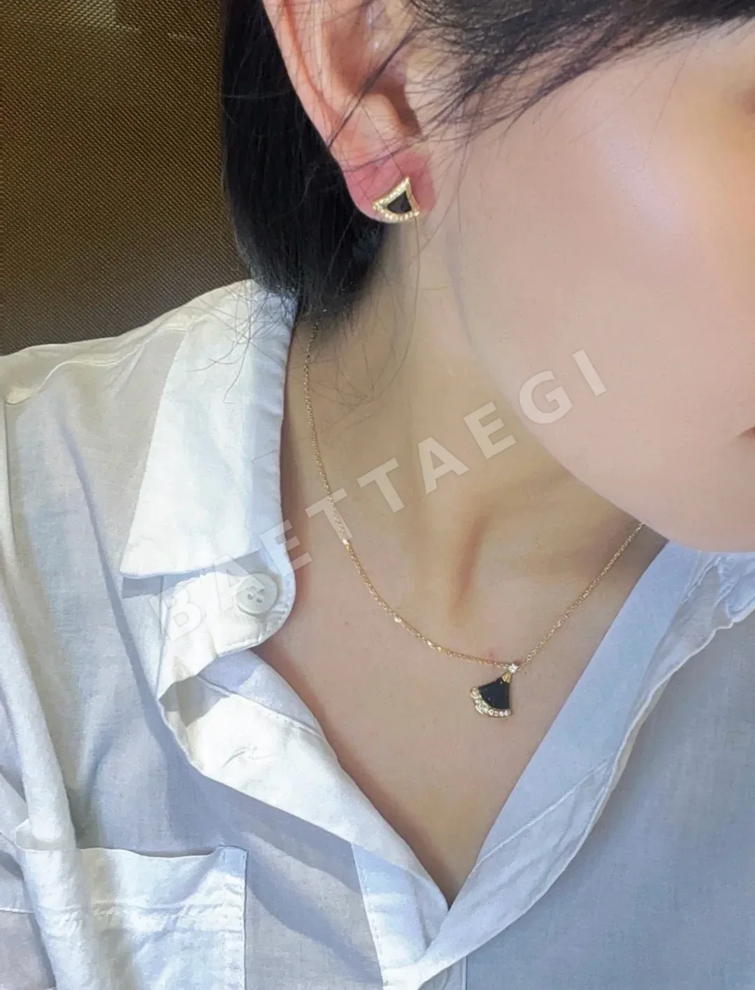 불가리 다이아몬드 장식 화이트 골드 목걸이 상세 이미지 12