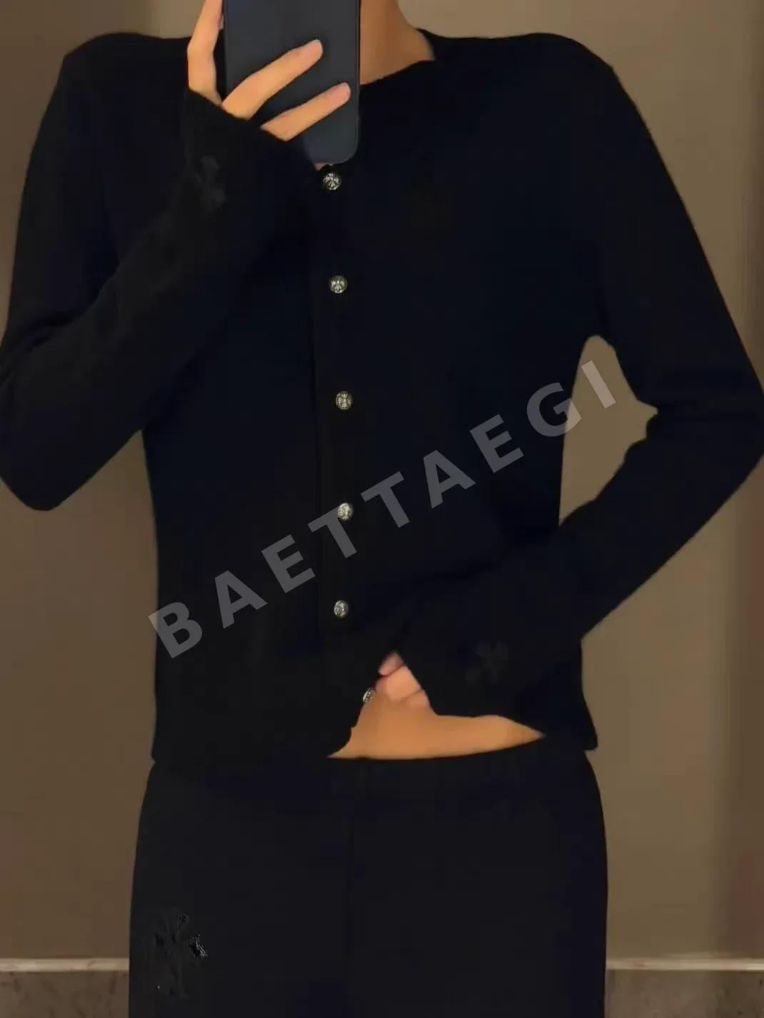 크롬하츠 가죽 십자가 장식 캐시미어 가디건 상세 이미지 21