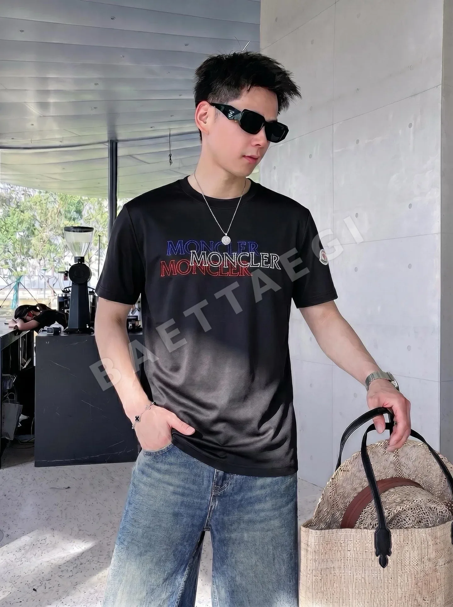 몽클레르 크루넥 반팔 티셔츠 상세 이미지 2