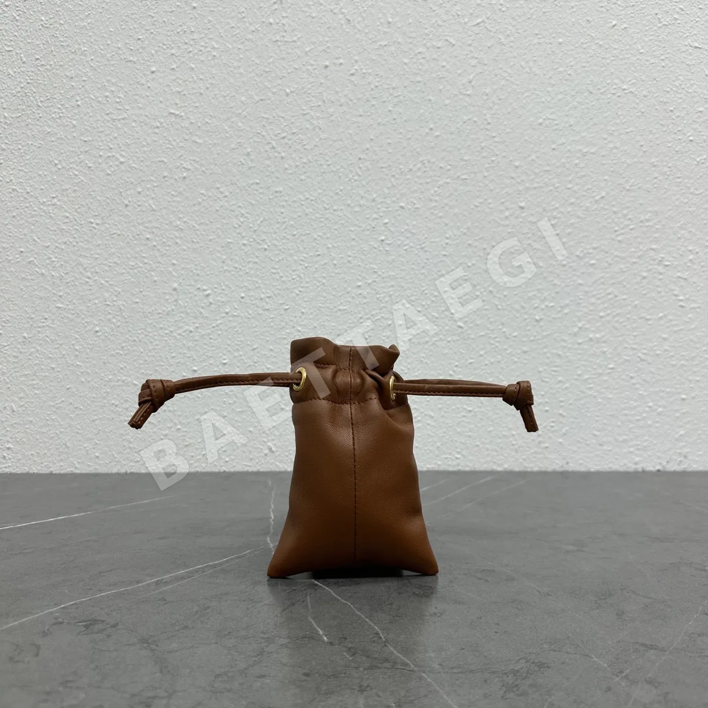 셀린느 램스킨 미니 크리스탈 파우치 상세 이미지 3