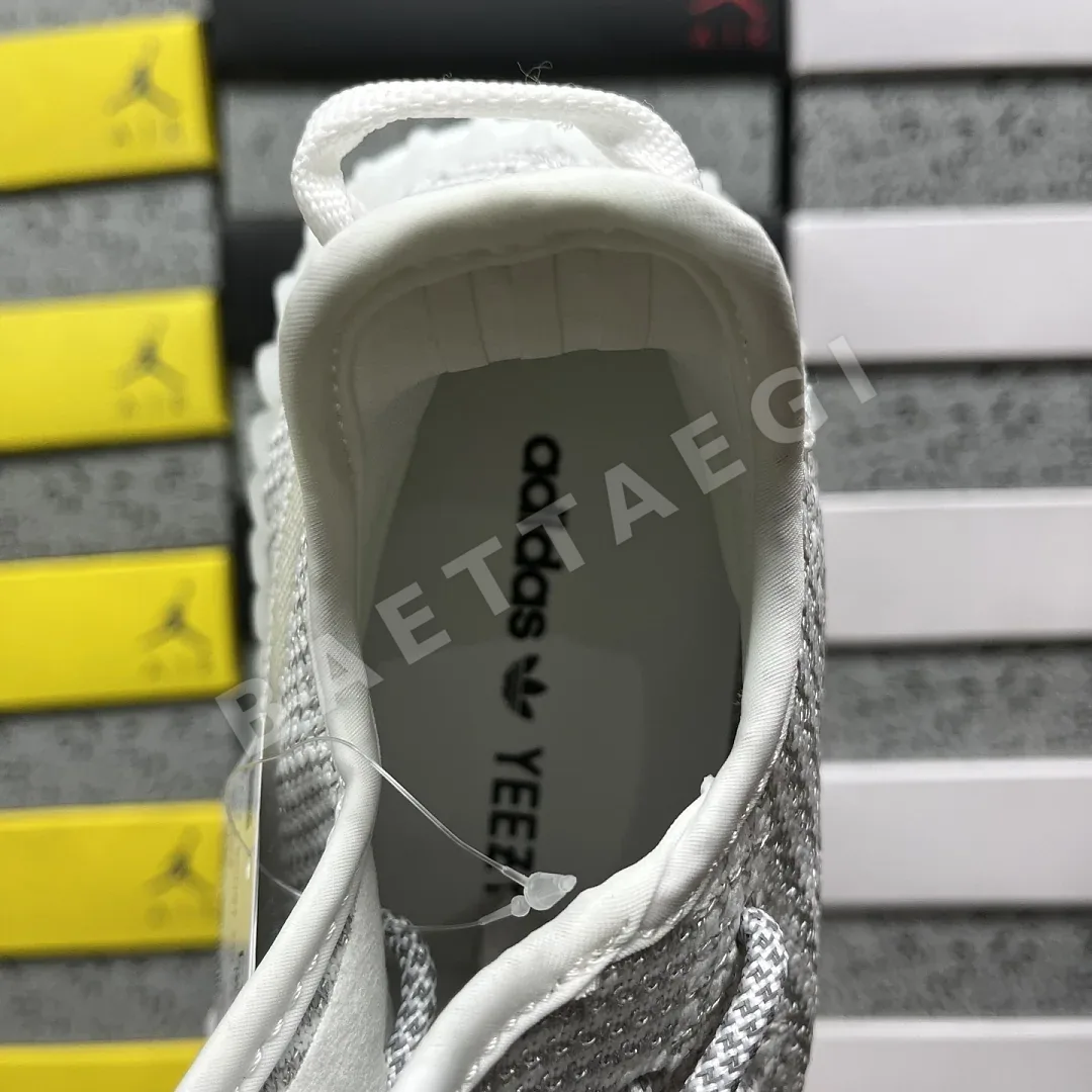 아디다스 [R] 이지 부스트 350 V2 EF2367 200726 Adidas Yeezy Boost 350 V2 상세 이미지 5