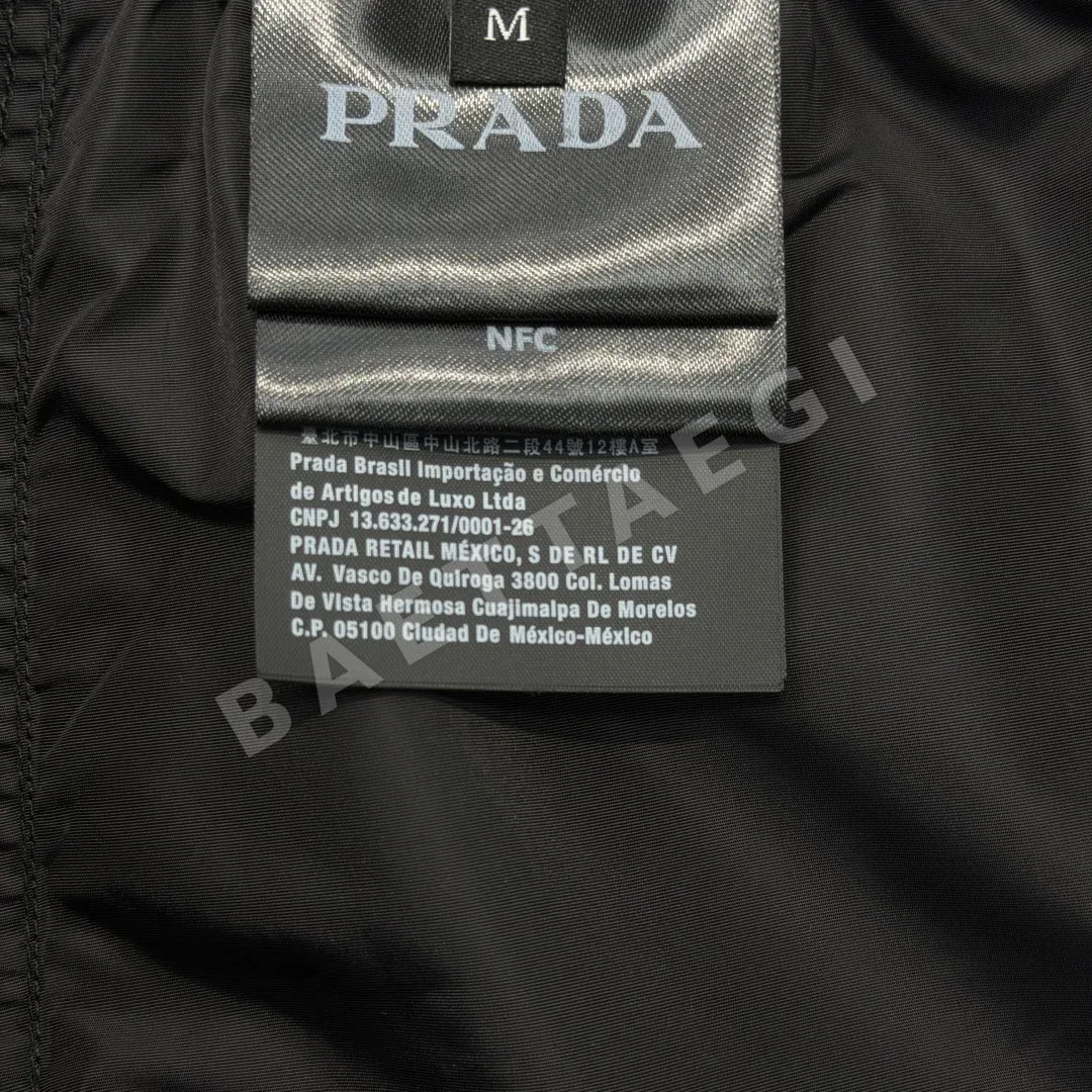 프라다 Re-Nylon 로고 집업 반바지 상세 이미지 9