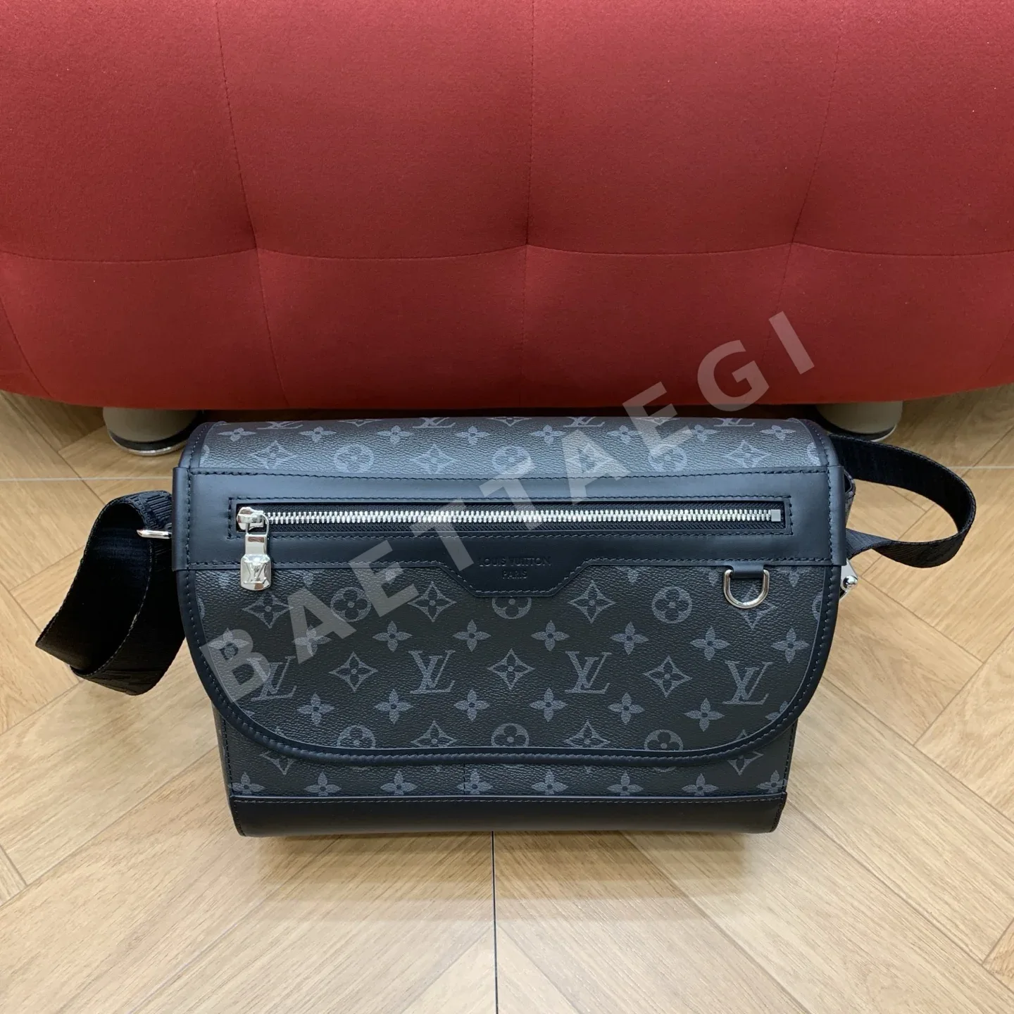 루이비통 꾸리에 메신저 M28630