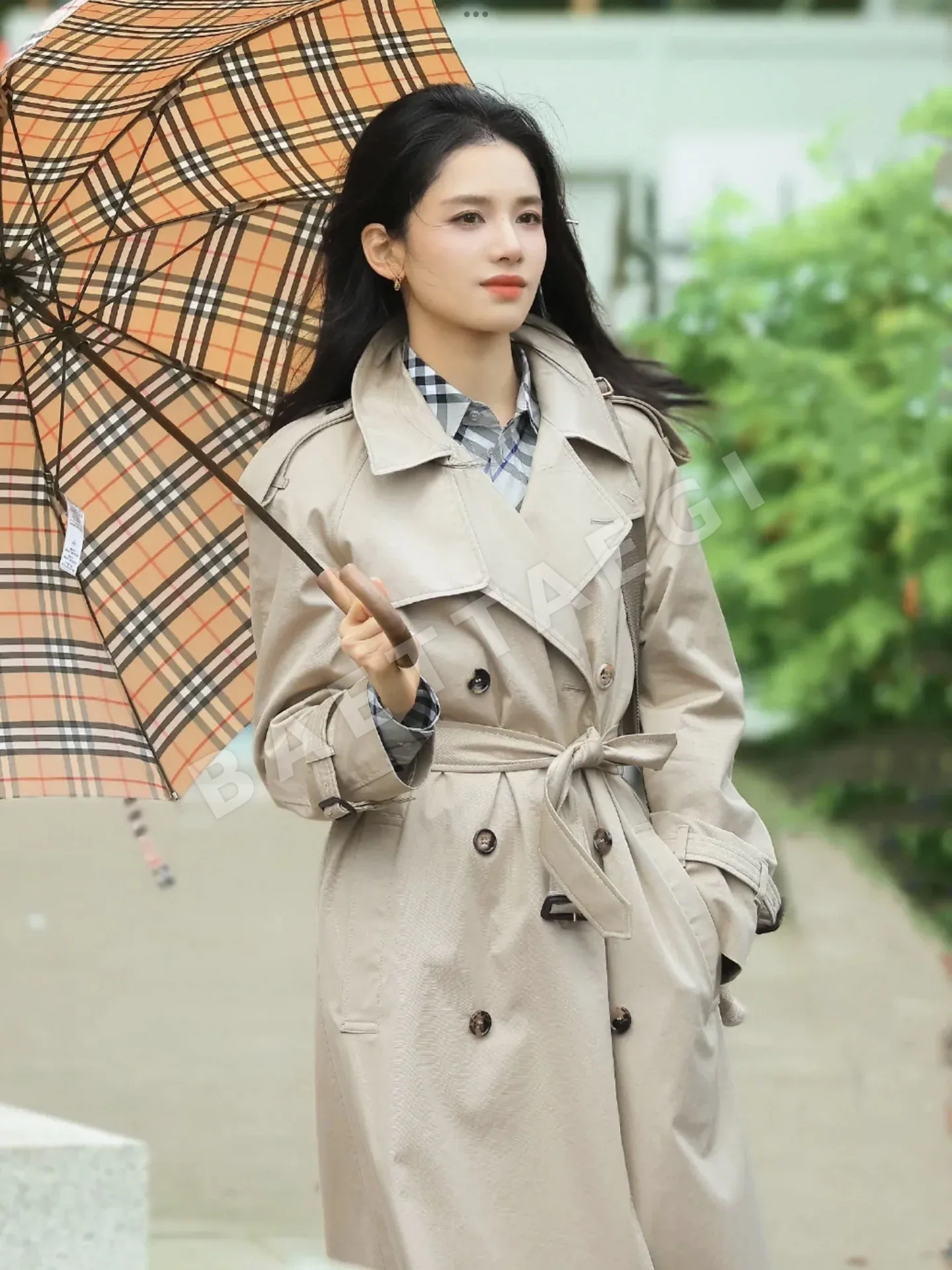 버버리 클래식 여성 트렌치 코트 자켓 상세 이미지 4