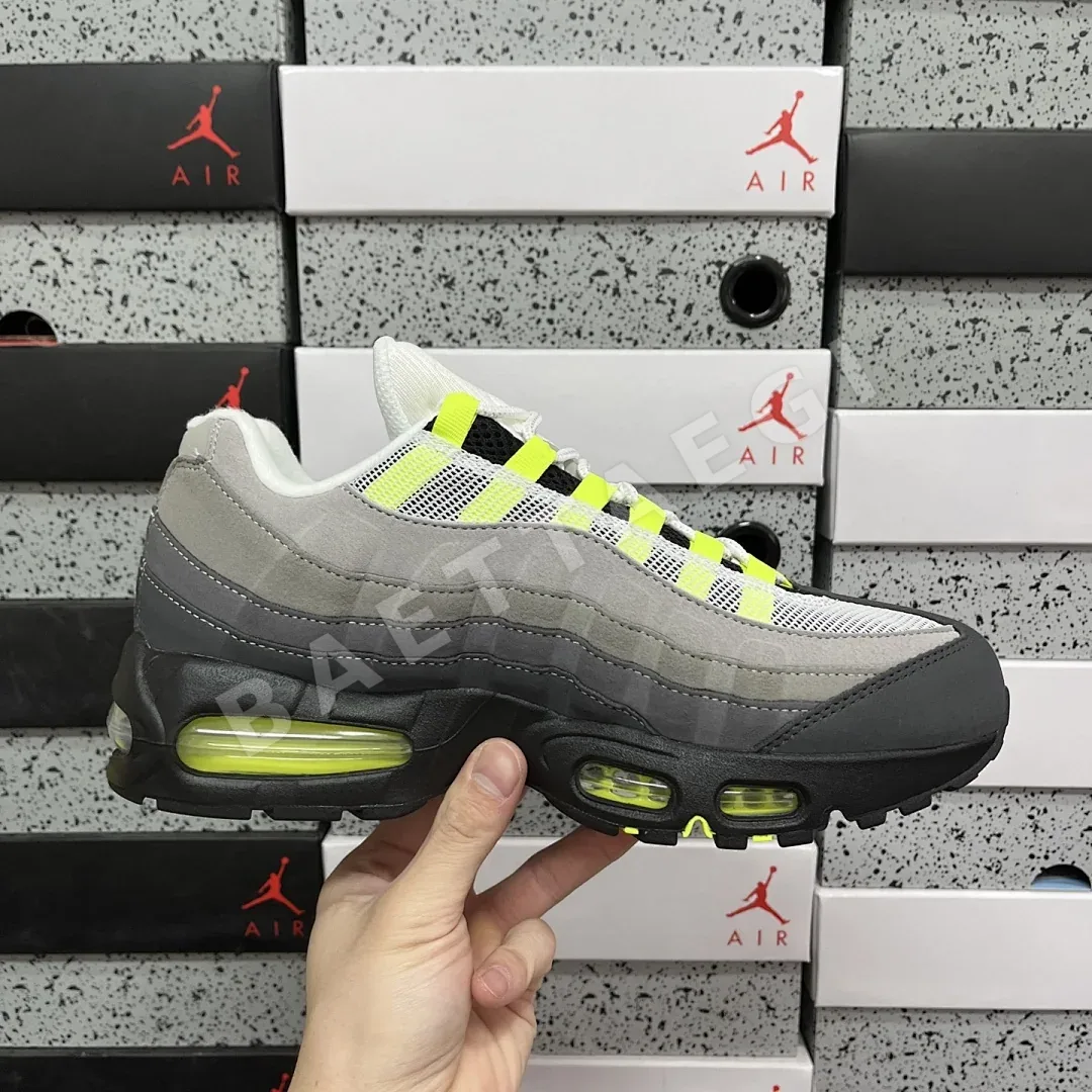 나이키 [GX] 에어 맥스 95 OG 그레이 그린 HM4740-001 201229 Nike Air Max 95 OG Big Bubble Neon 상세 이미지 2
