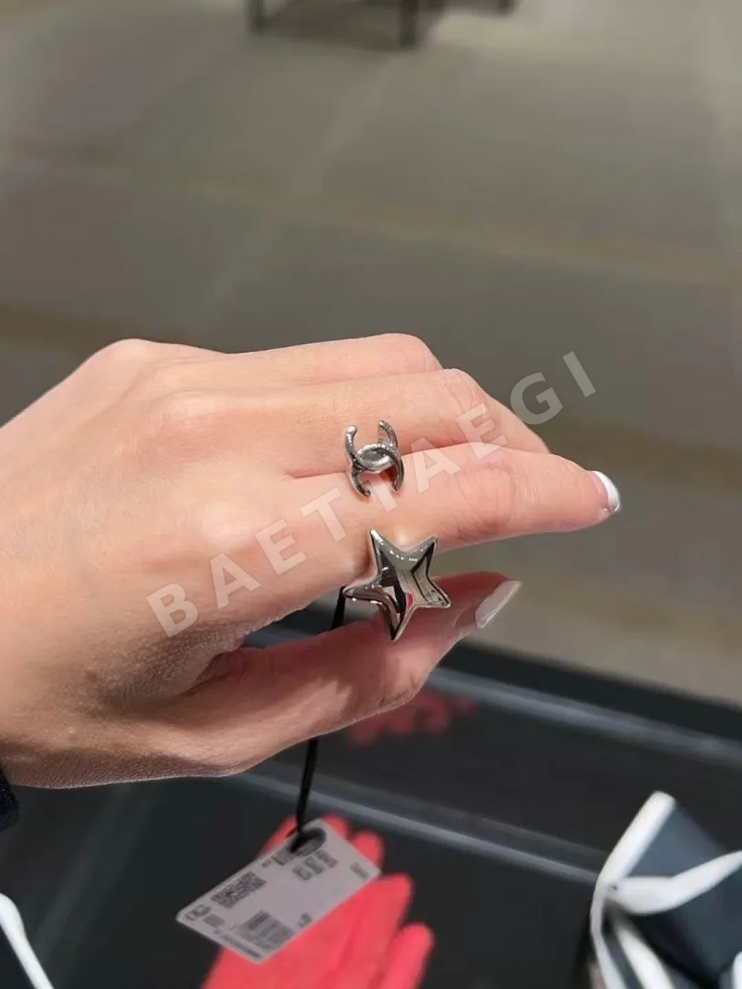샤넬 펜타그램 더블 C 오픈링 귀걸이 상세 이미지 6