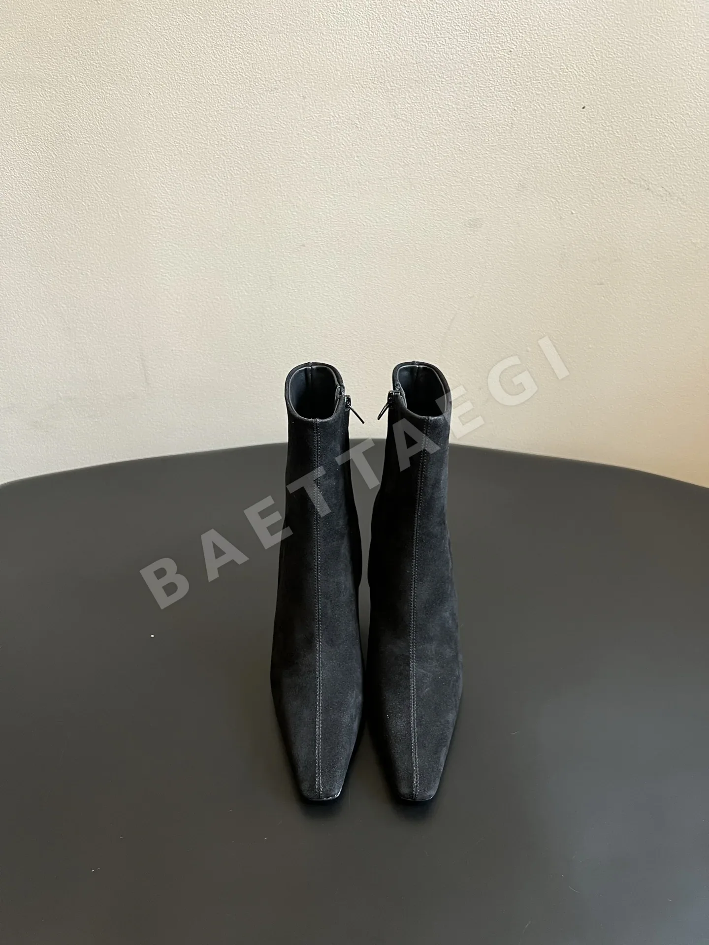 생로랑 와이엇 부츠 여성 포인티드토 193126