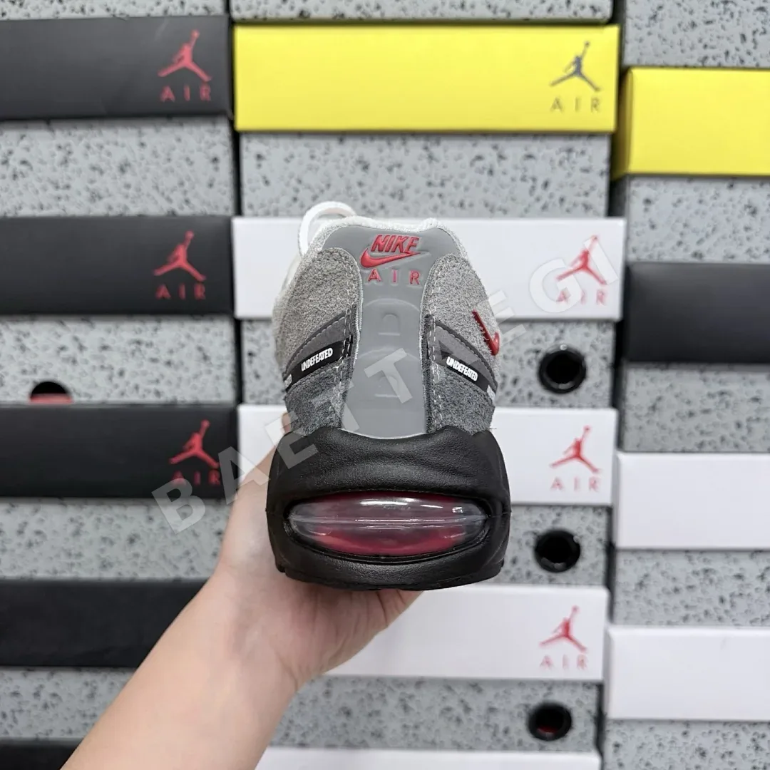 나이키 [KZ2.0] 에어 맥스 95 SP IB4523-003 201337 Nike Air Max 95 SP Undefeated Geo 상세 이미지 5