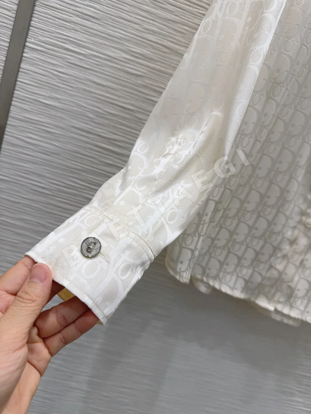 디올 여성 실크 셔츠 상세 이미지 3