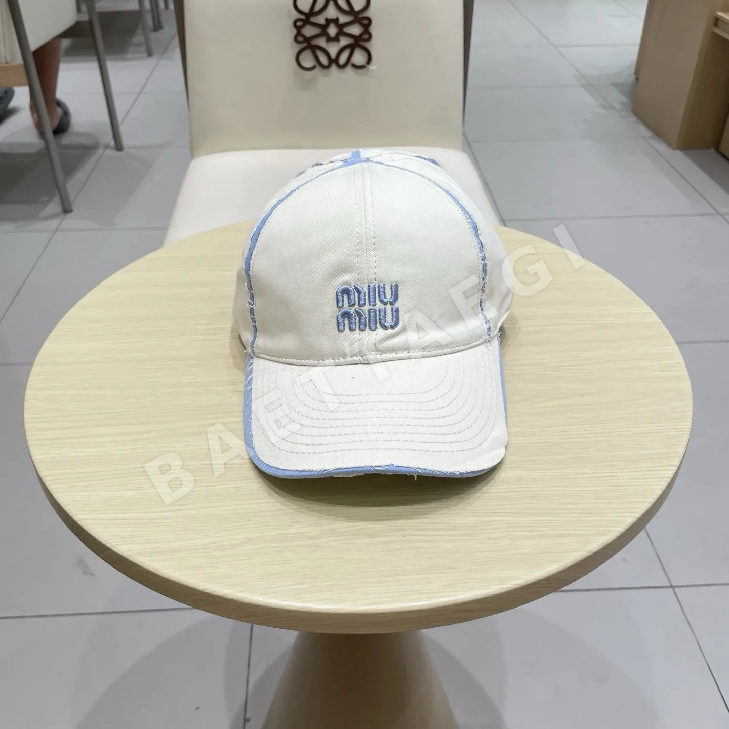 미우미우 자수 베이스볼캡 상세 이미지 3