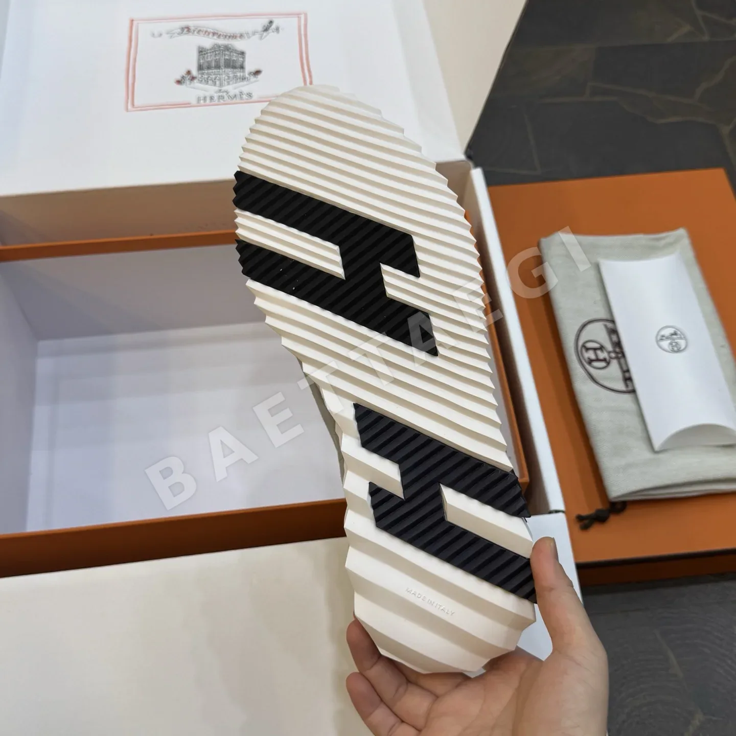 에르메스 바운싱 스니커즈 가죽 상세 이미지 9