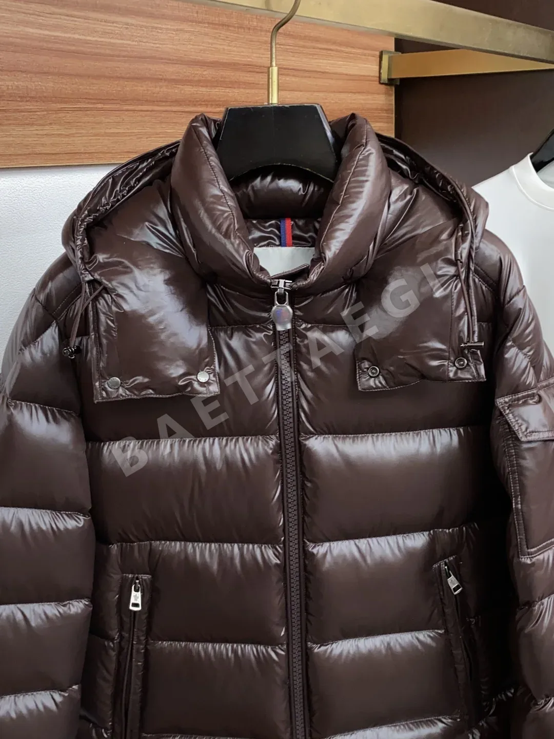 몽클레르 마야(Moncler Maya) 후드 쇼트 다운 자켓 상세 이미지 2