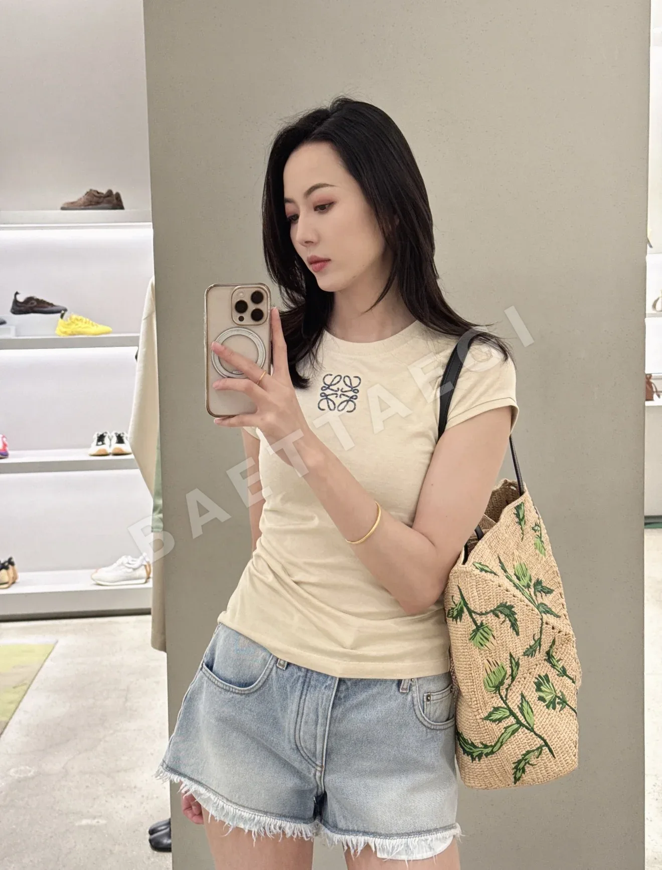 로에베 자수 로고 면 슬림핏 반팔 티셔츠 상세 이미지 3