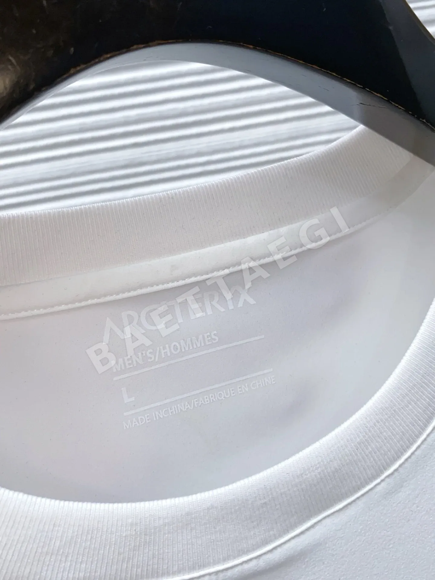 아크테릭스 남성 로고 크루넥 반팔 티셔츠 상세 이미지 3