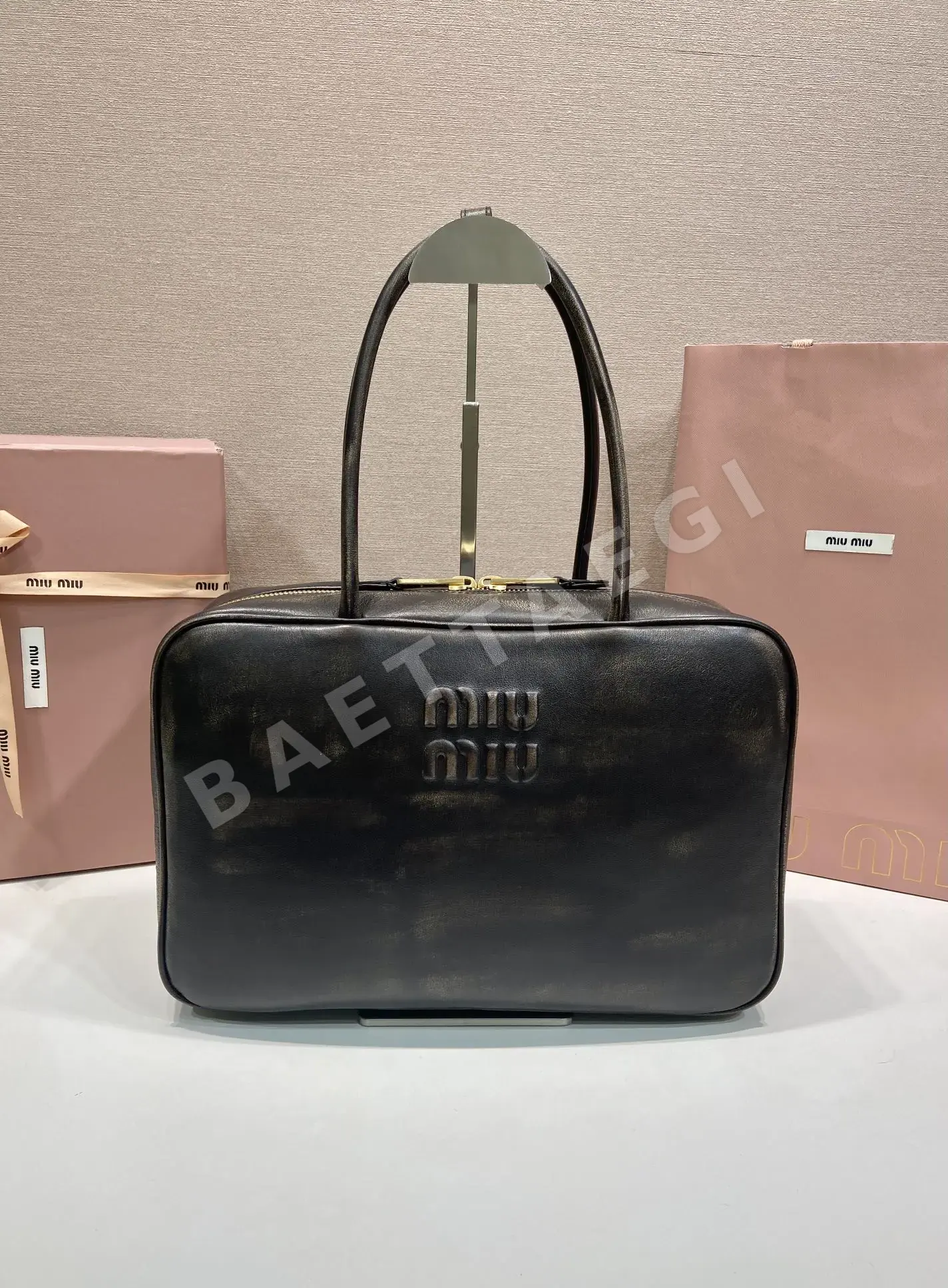 미우미우 램스킨 라지 볼링백 5BB117