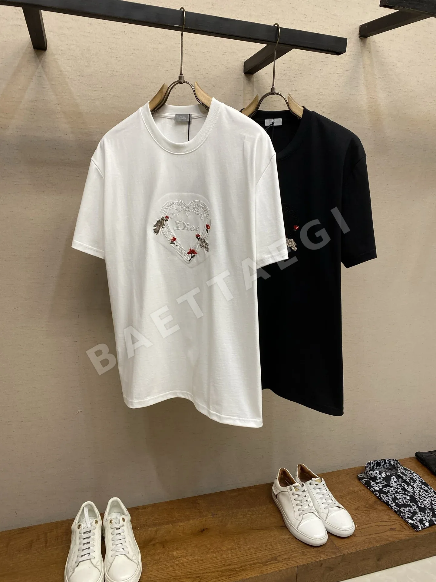 디올 로고 자수 코튼 반팔 티셔츠 남녀공용 1525 상세 이미지 3