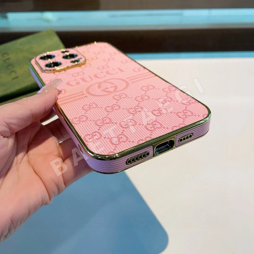 구찌 엠보스드 아이폰 케이스 상세 이미지 4