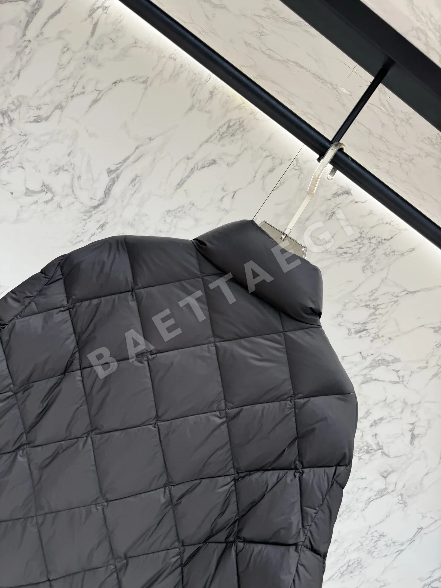 프라다 자카드 나일론 남성 패딩 상세 이미지 9