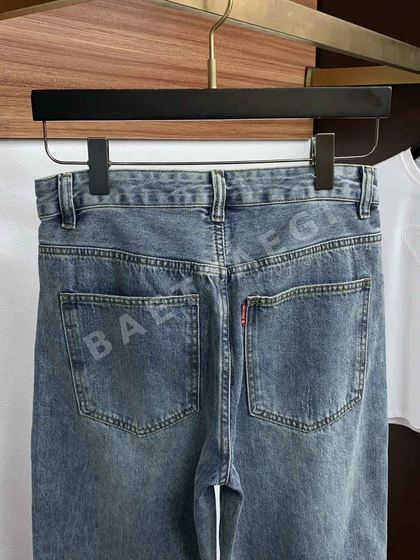 프라다 스트레이트 레그 헤비 워싱 데님 남성 바지 상세 이미지 9