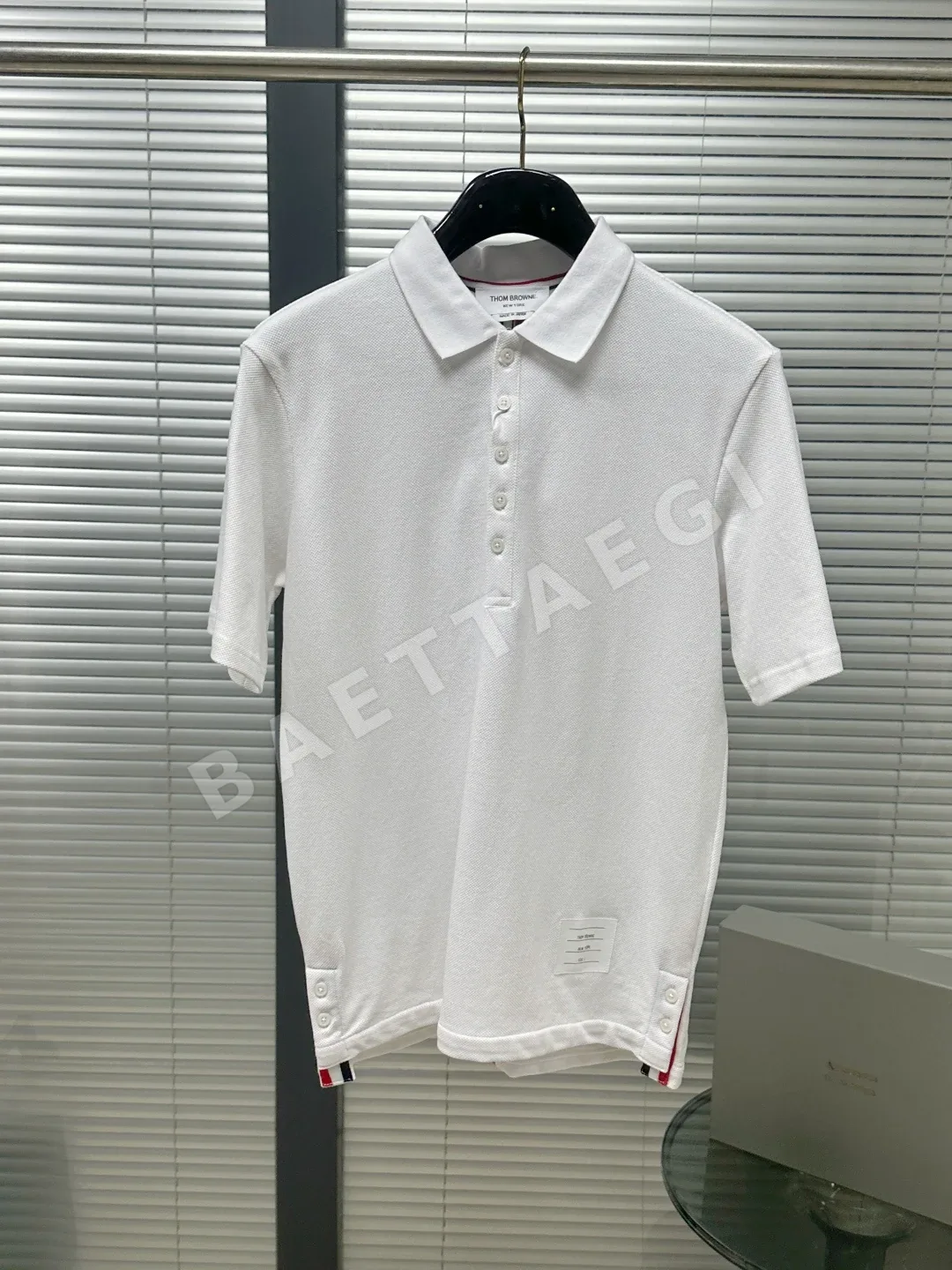 톰브라운 백 리본 메시 코튼 반팔 티셔츠 상세 이미지 2