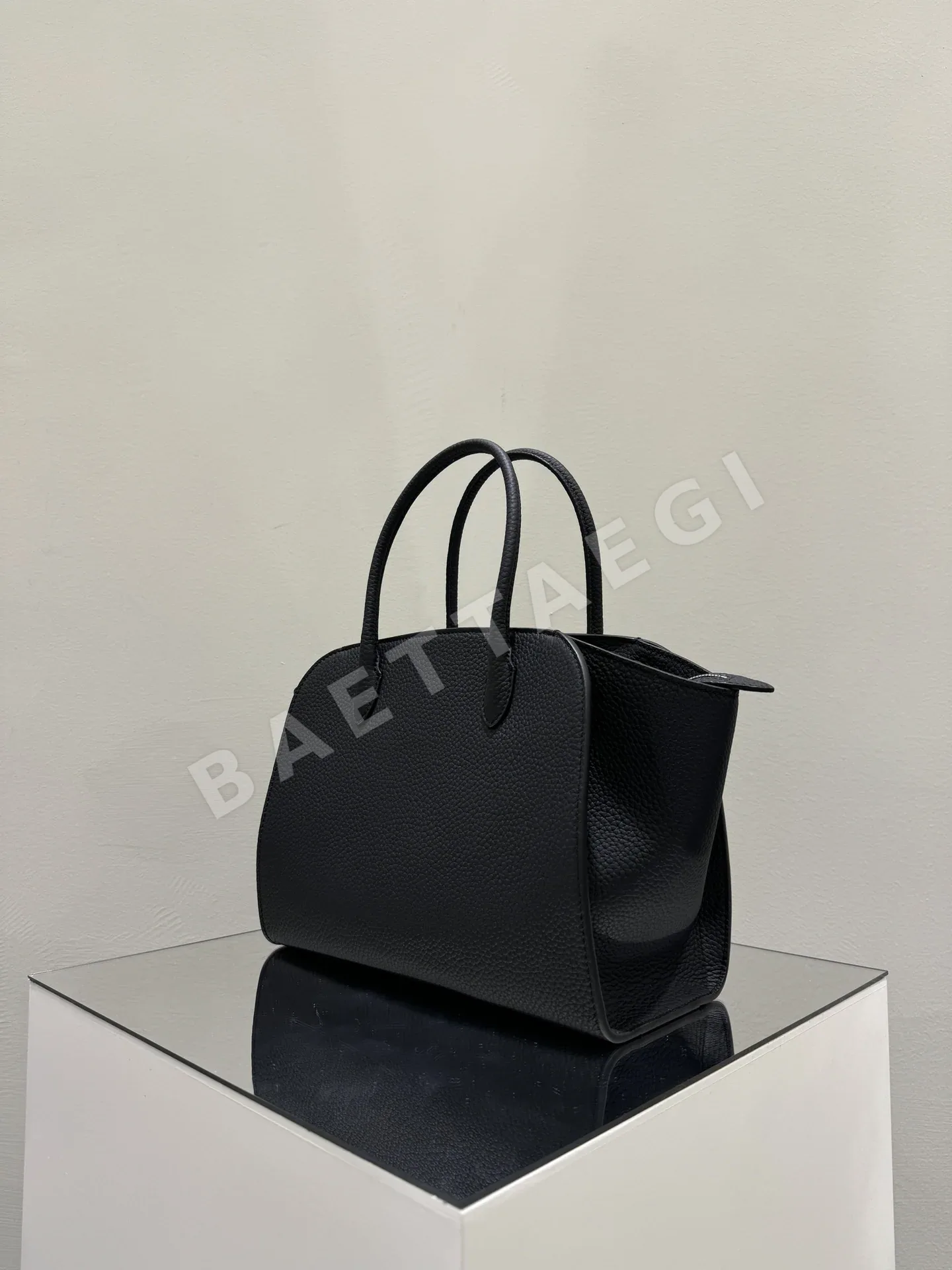 더로우 마로 12 라이치 텍스처 가죽 가방 상세 이미지 2