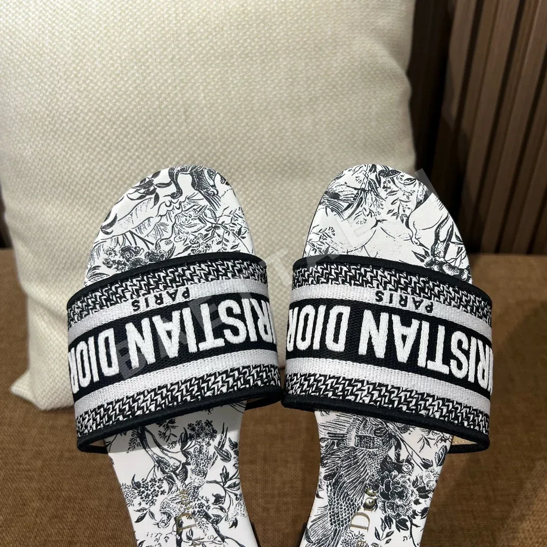 디올 자수 캔버스 샌들 상세 이미지 7