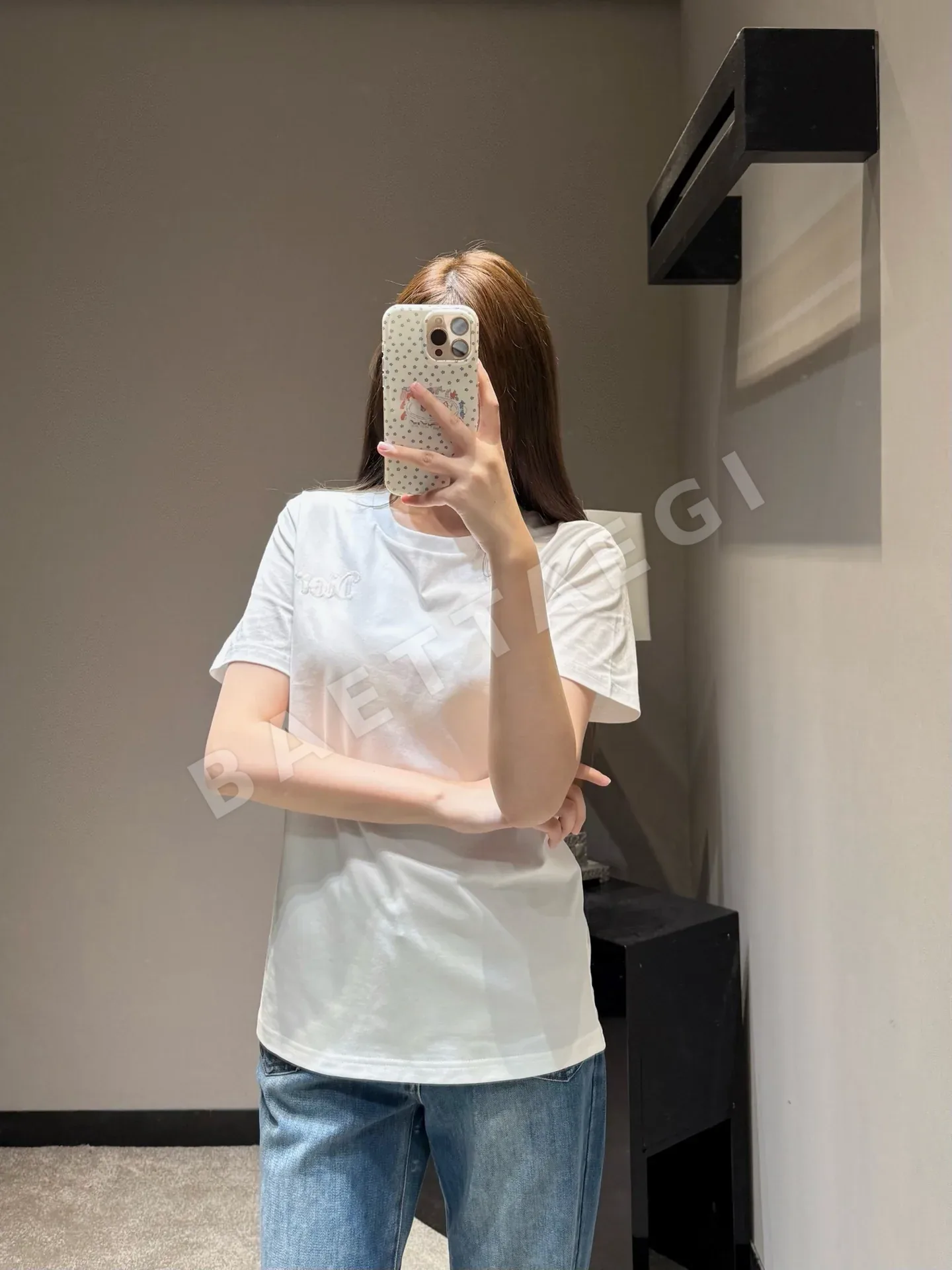 디올 자수 로고 여성 반팔 티셔츠 92633