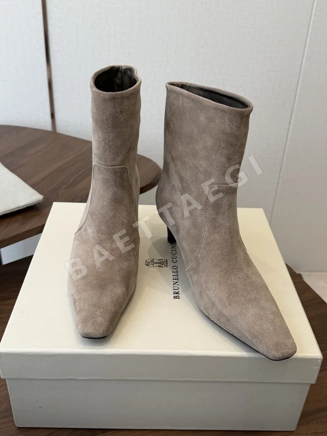 브루넬로쿠치넬리 스틸레토 힐 미드카프 부츠 상세 이미지 4