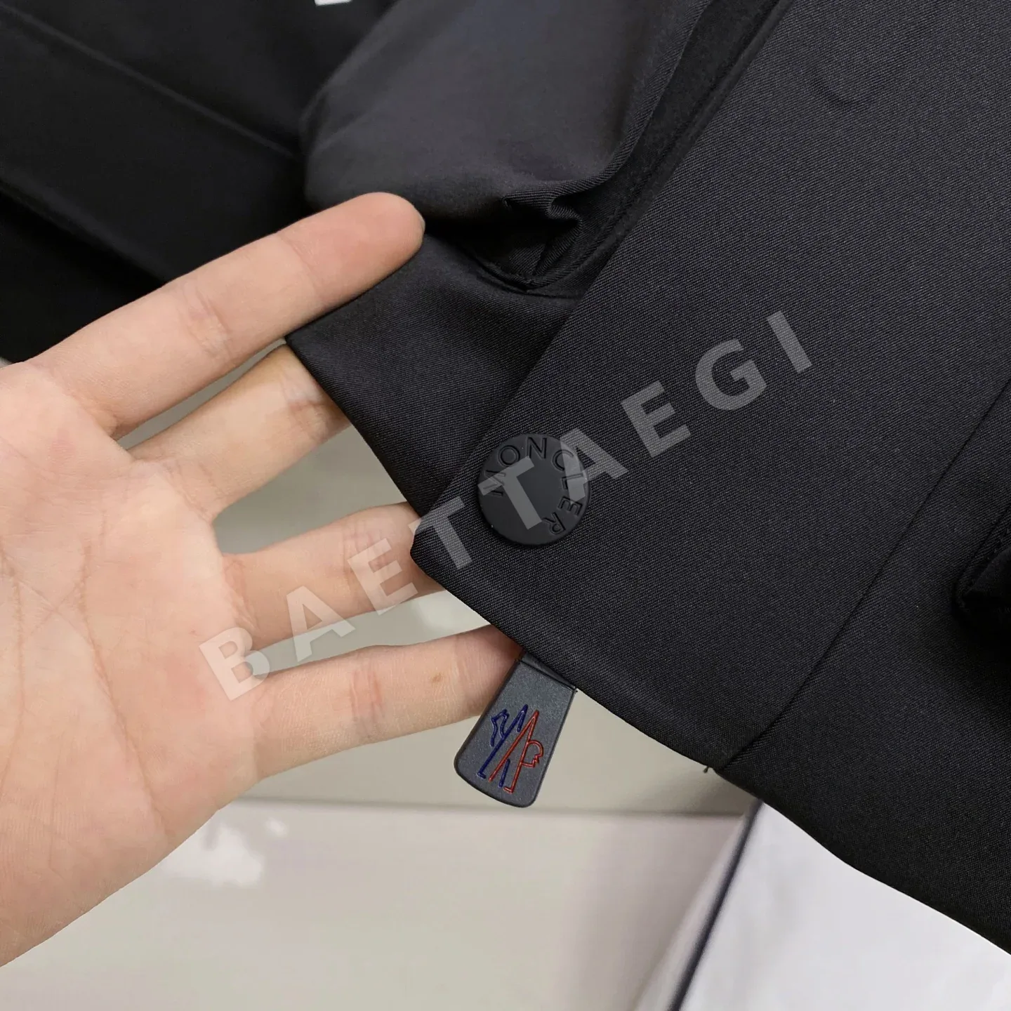 몽클레르 그레노블(Moncler Grenoble) 기능성 후드 스키 자켓 다운 패딩 상세 이미지 6