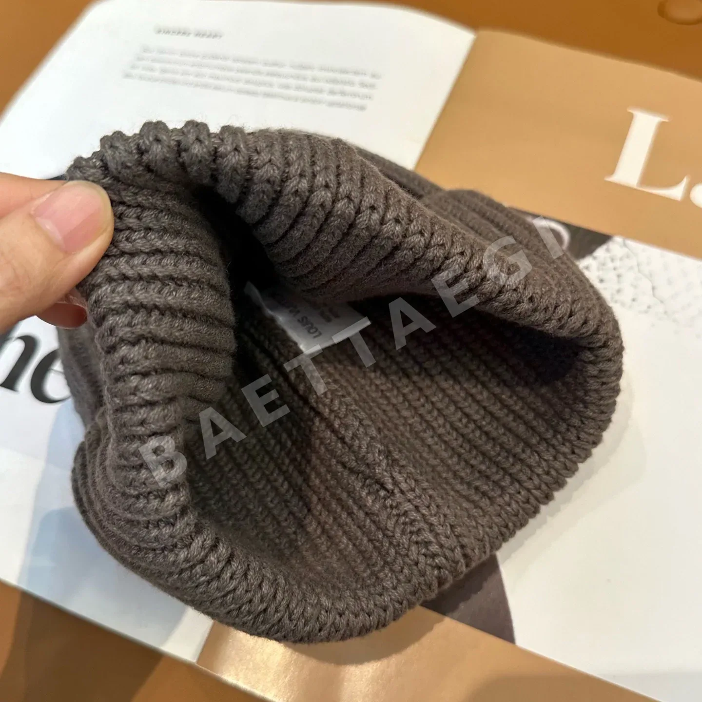 루이비통 LV 로고 니트 비니 모자 상세 이미지 3