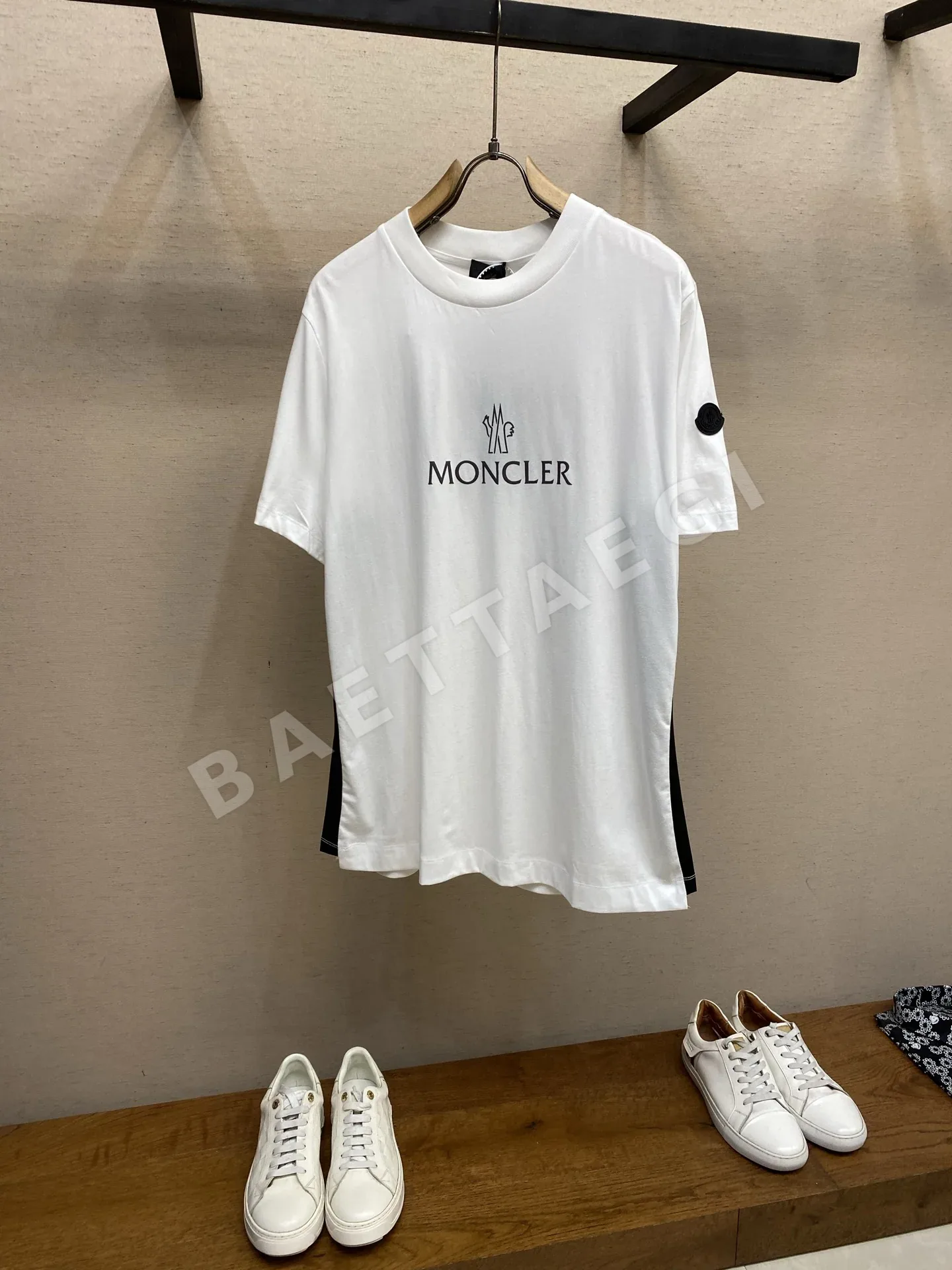 몽클레르 프린트 크루넥 반팔 티셔츠 48573