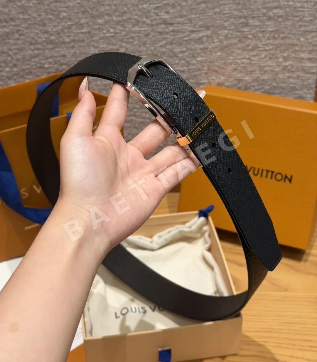 루이비통 폰느프 35mm 리버시블 소가죽 벨트 상세 이미지 3