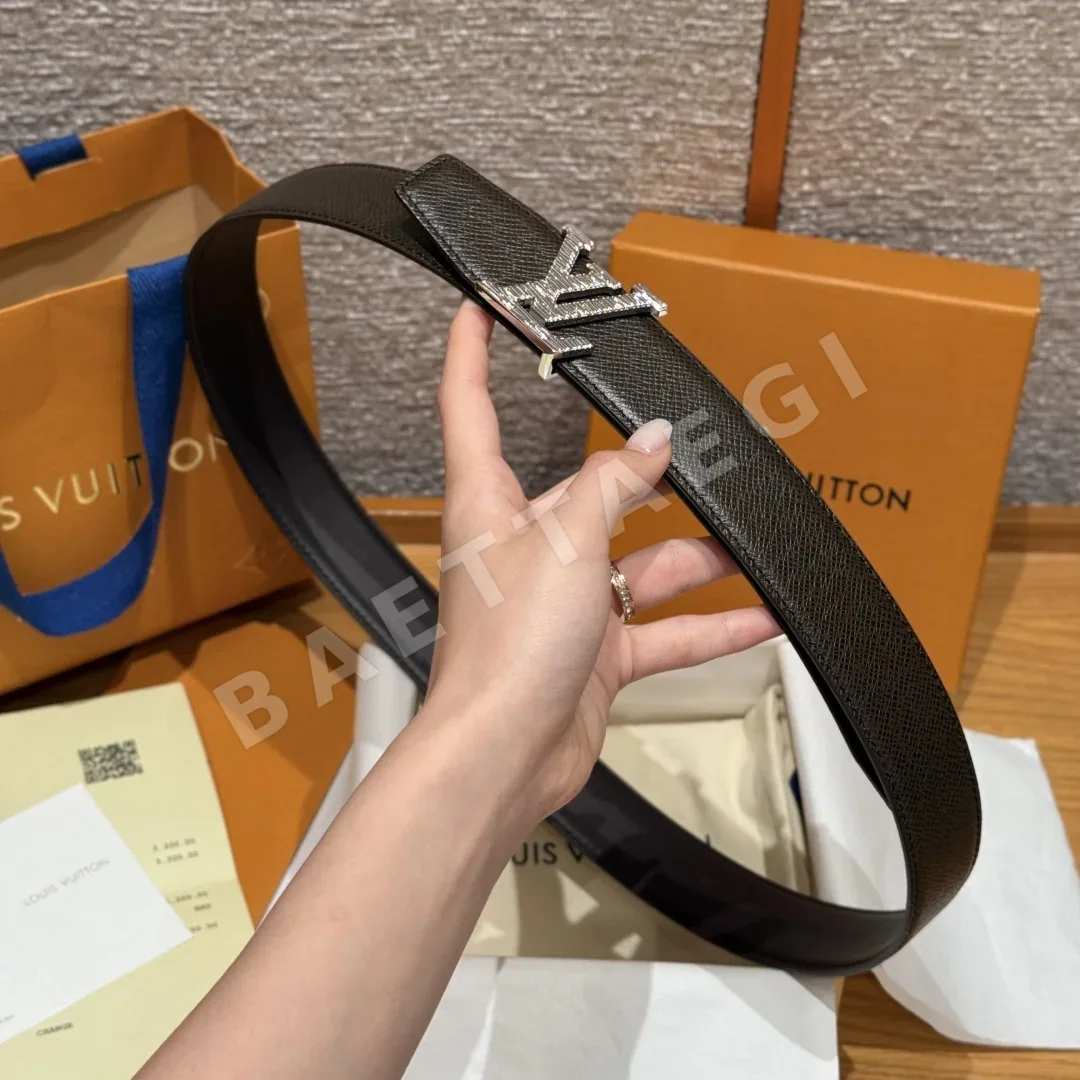 루이비통 리버서블 남성용 소가죽 벨트 상세 이미지 4