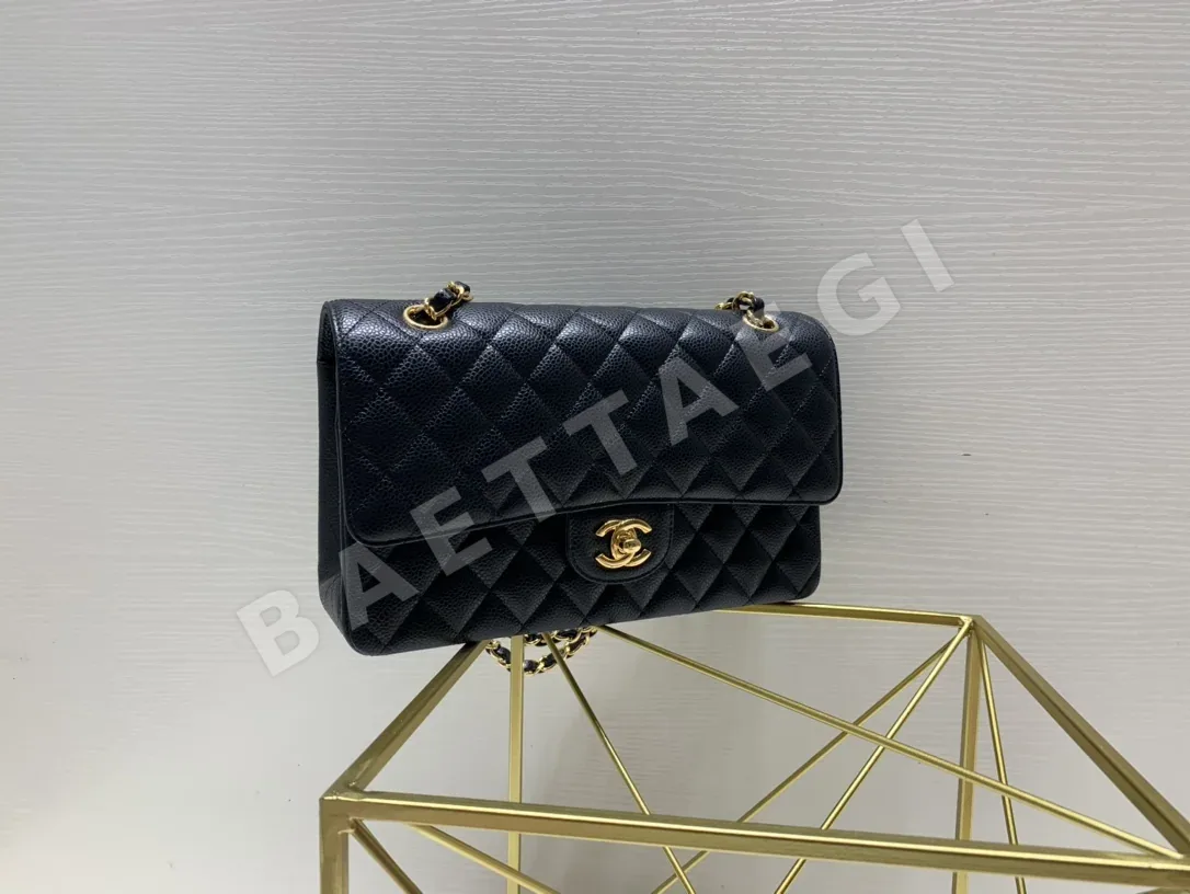 샤넬 원사자개 블랙 금장 버클 가방 상세 이미지 3