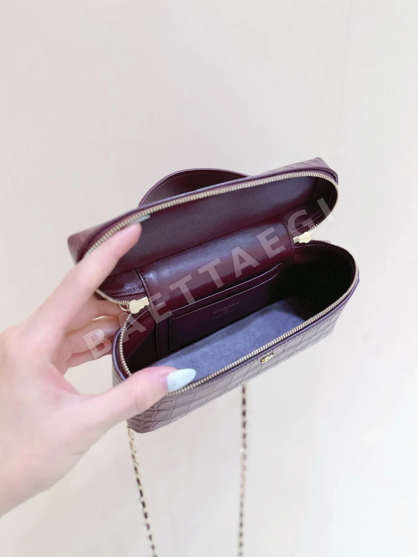 샤넬 버건디 악어 패턴 가방 AP5195 상세 이미지 7