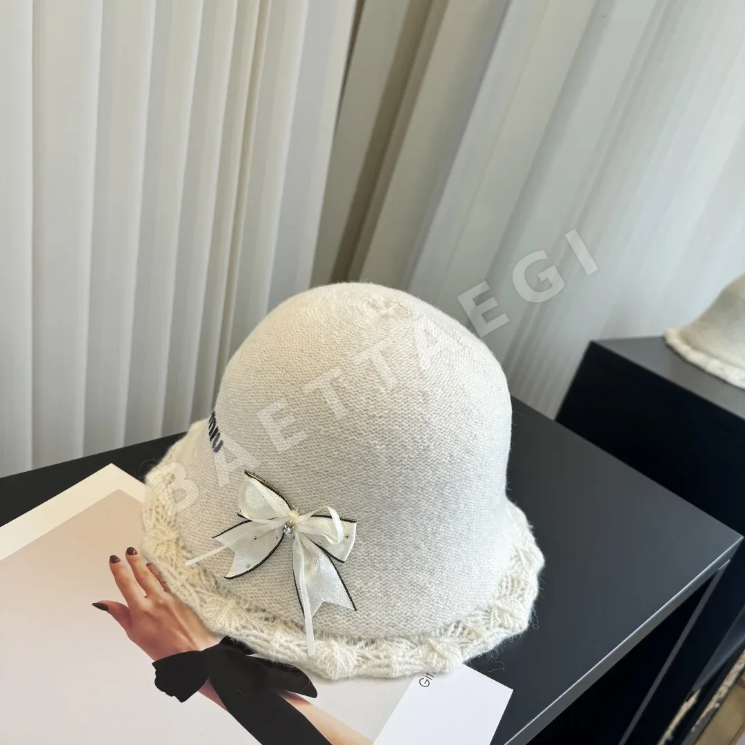 미우미우 모자 185761 Miu Miu Cap 상세 이미지 5